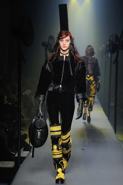 Look 37